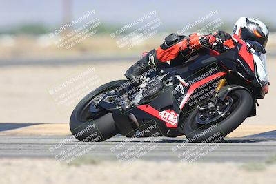 media/Oct-13-2025-Moto Forza (Mon) [[a66d839500]]/3-B Group/Session 3 (Turn 16)/